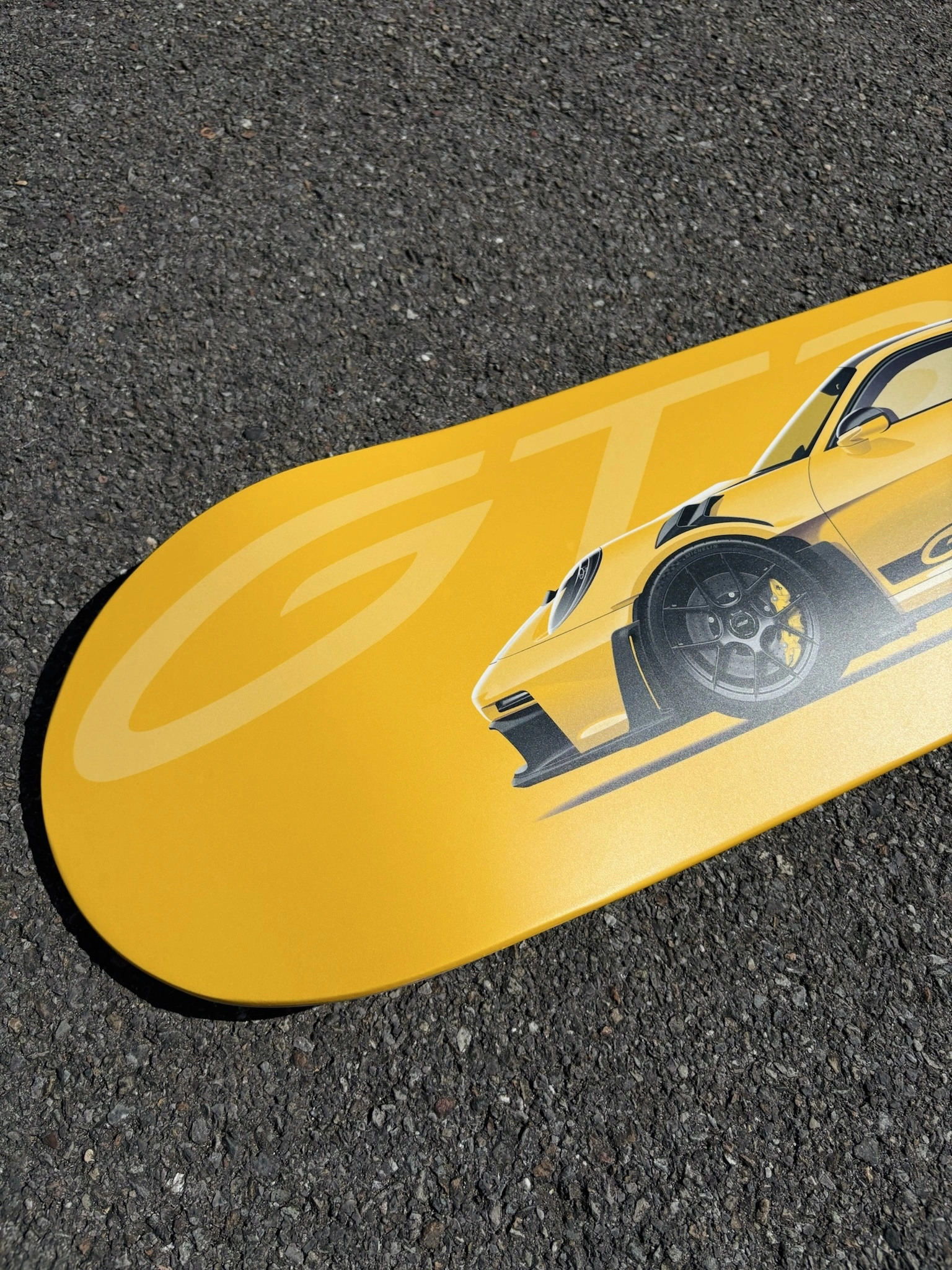 Planche de skate Porsche 992 GT3 RS Signal Yellow